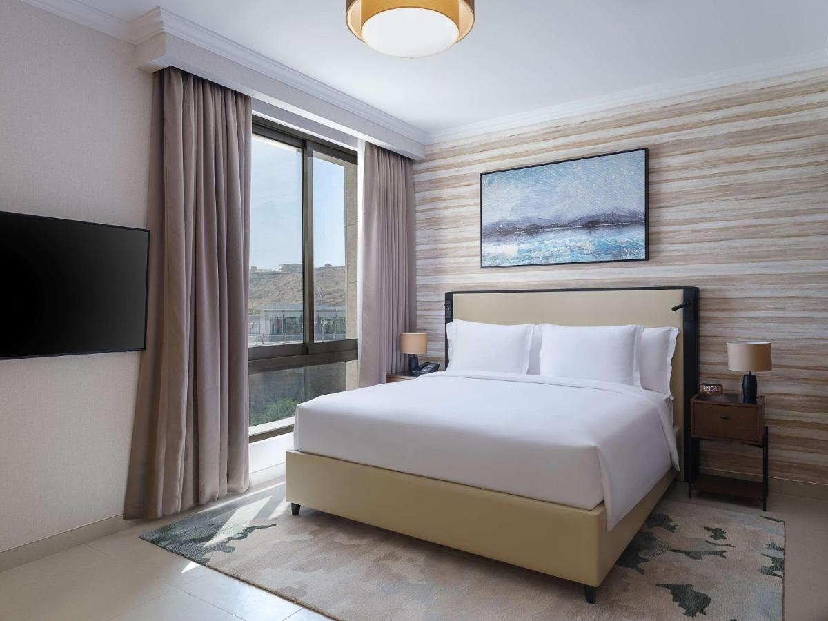 Doubletree By Hilton Muscat Qurum Exteriör bild