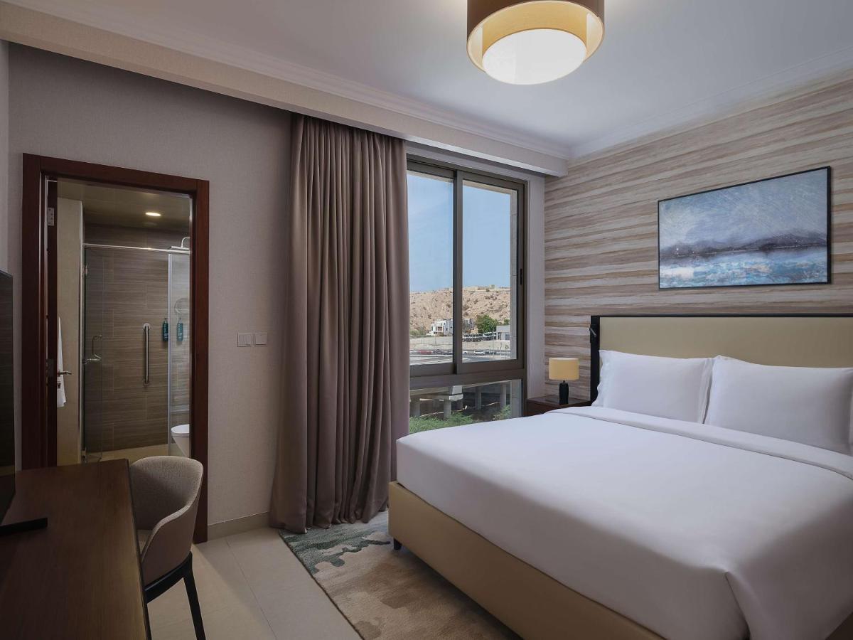 Doubletree By Hilton Muscat Qurum Exteriör bild