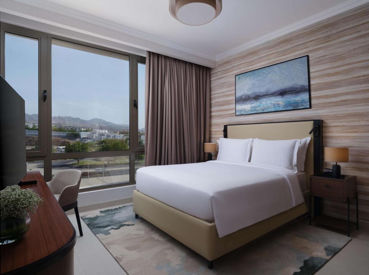 Doubletree By Hilton Muscat Qurum Exteriör bild