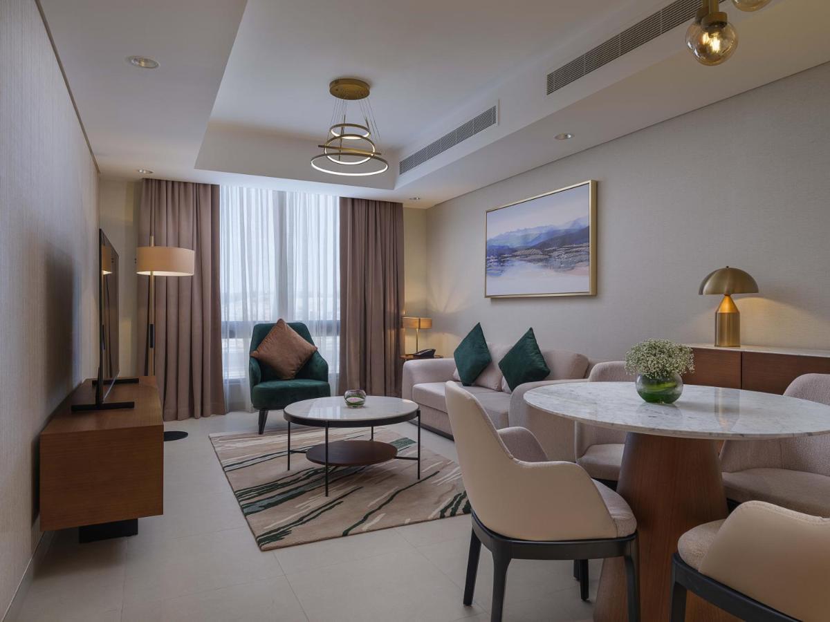 Doubletree By Hilton Muscat Qurum Exteriör bild