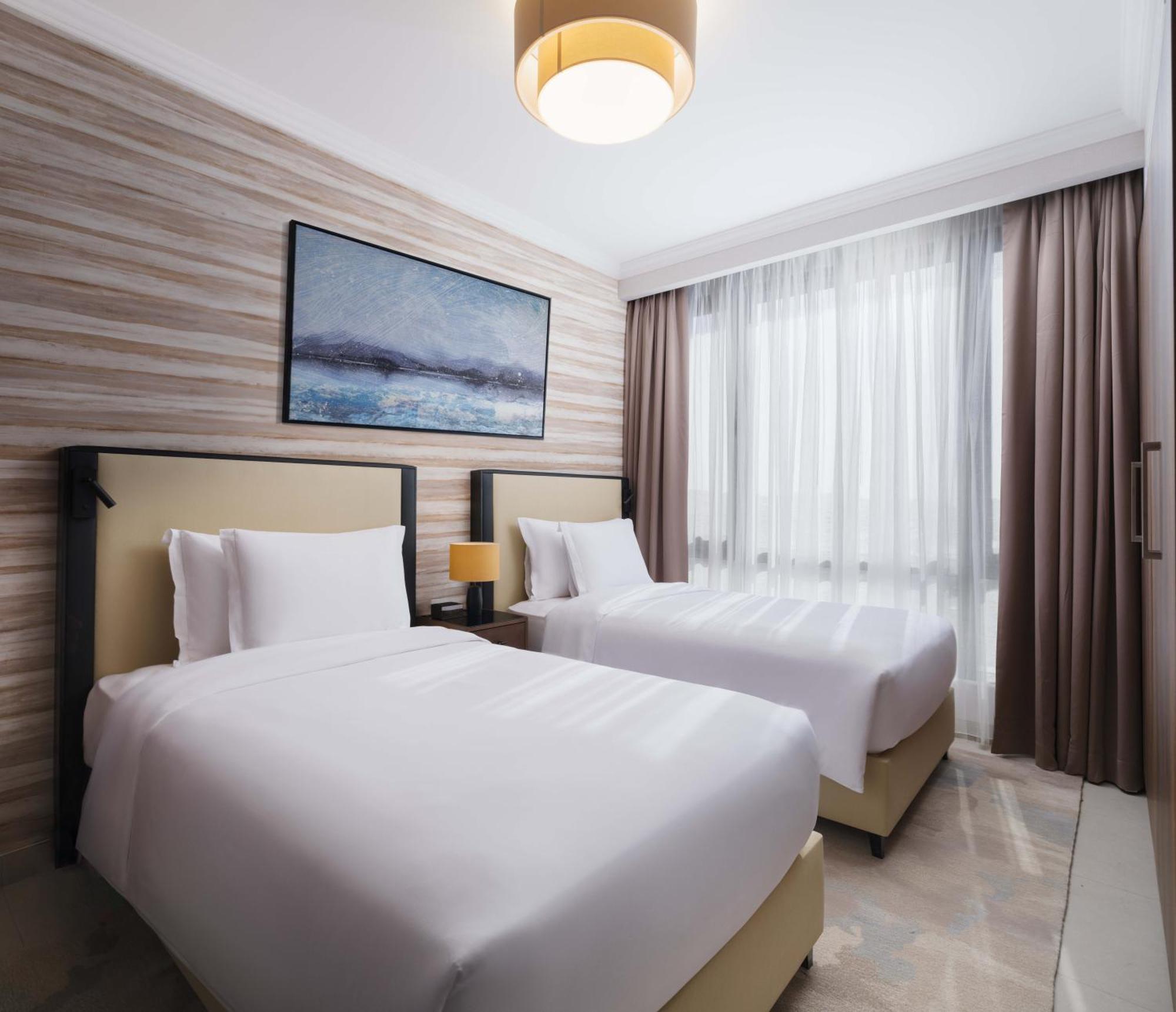 Doubletree By Hilton Muscat Qurum Exteriör bild